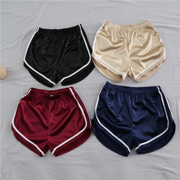 Γυναικείο αθλητικό σορτς με μπορντούρα