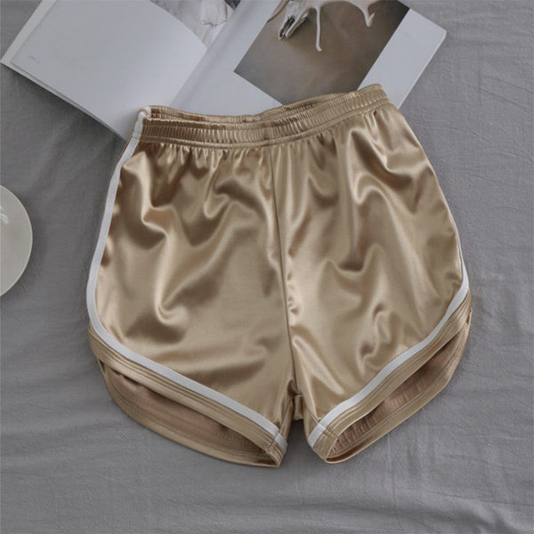 Γυναικείο αθλητικό σορτς με μπορντούρα
