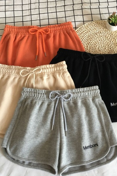 Naiste vabaaja lühikesed tikandiga lühikesed püksid