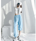 Sirge mudeliga spordipüksid naistele