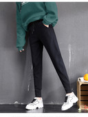 Taskuga naiste spordipesu