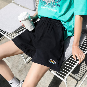 Два модела спортни къси панталони за жени с джобове