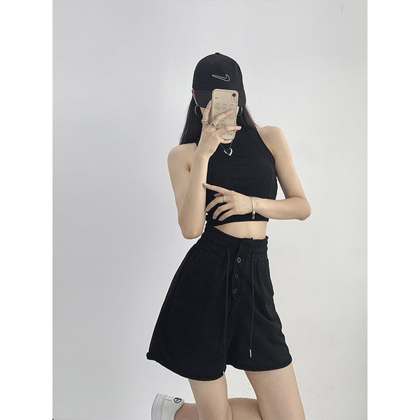 Nööpidega ja elastse vöökohaga lühikesed püksid