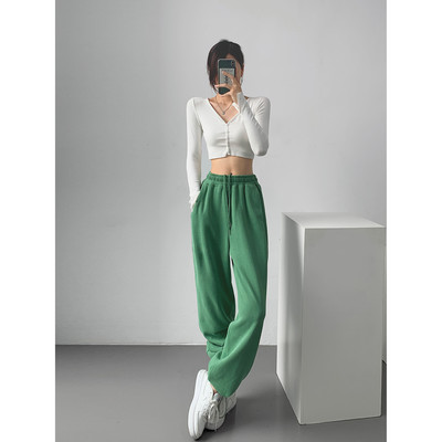 Αθλητικά και casual γυναικεία φόρμα σε πολλά χρώματα