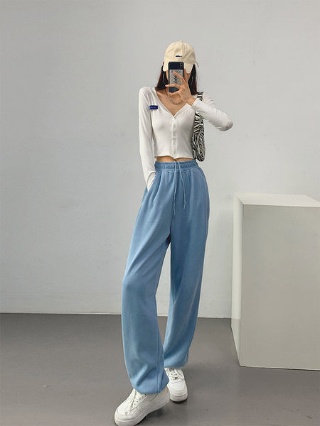 Αθλητικά και casual γυναικεία φόρμα σε πολλά χρώματα