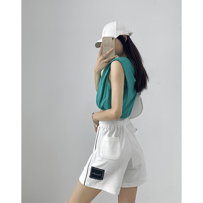 Νέο μοντέλο γυναικείου σορτς με έμβλημα