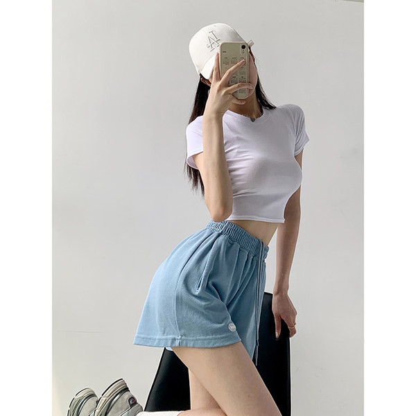 Naiste lühikesed püksid kõrge vöökoha ja lipsudega