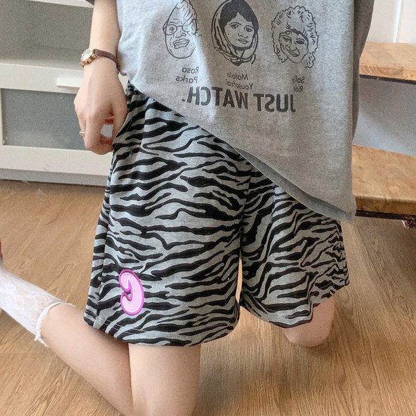 Ležerne ženske kratke hlače s vezom