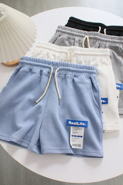 Σορτς με έμβλημα και ελαστική μέση