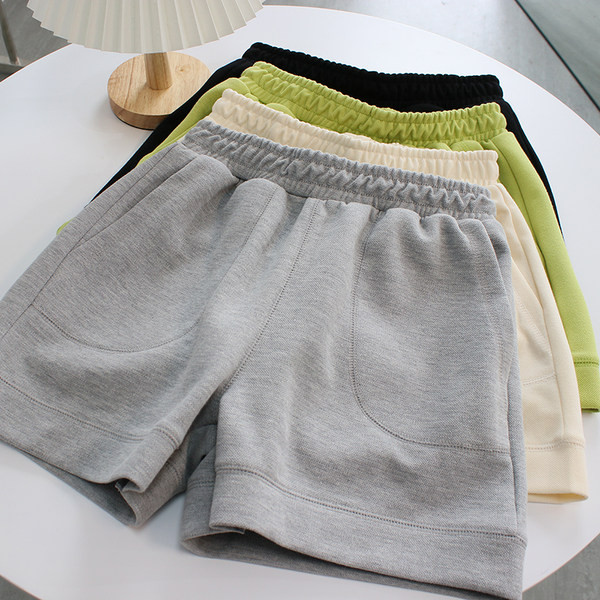 Къси панталони с джобове и еластична талия