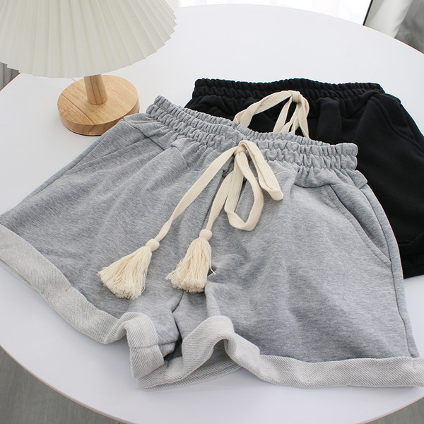 Γυναικείο σορτς με κορδόνια και λάστιχο στη μέση