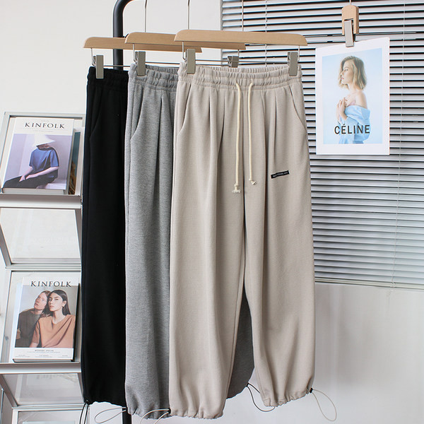 Γυναικεία αθλητική φόρμα με ελαστική μέση και κορδόνια