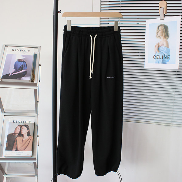 Γυναικεία αθλητική φόρμα με ελαστική μέση και κορδόνια