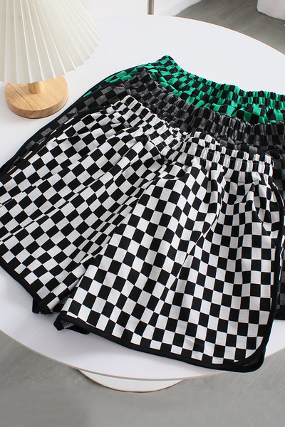 Къси карирани шорти с ластик на талията