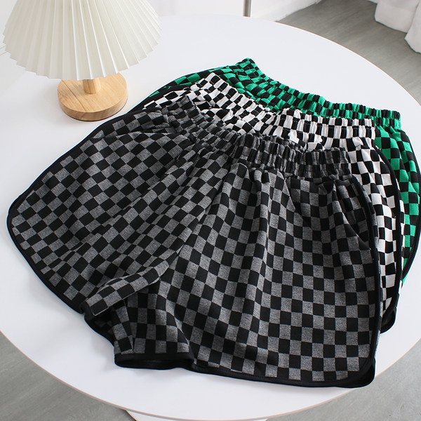 Къси карирани шорти с ластик на талията