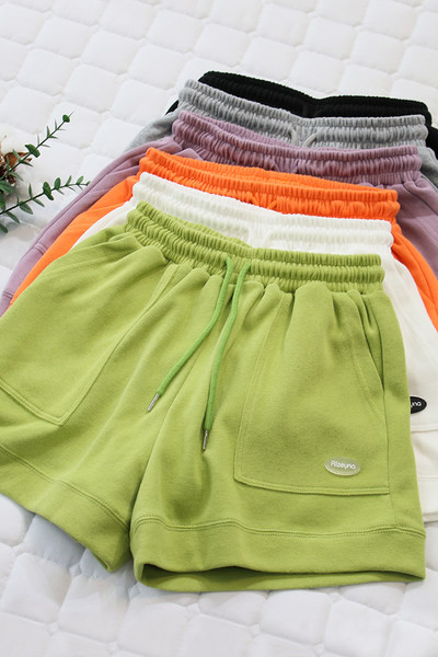 Γυναικείο βαμβακερό κοντό σορτς με έμβλημα και κορδόνια