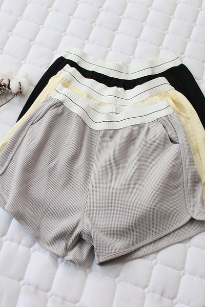 Нов модел дамски къси панталони с джобове -три цвята