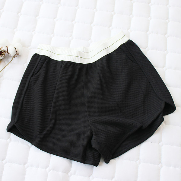 Нов модел дамски къси панталони с джобове -три цвята