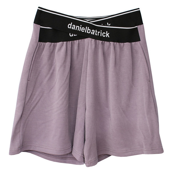 Γυναικείο αθλητικό σορτς με λάστιχο στη μέση και επιγραφή