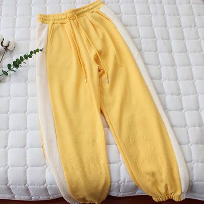 Laiad küljeäärega mudelipüksid