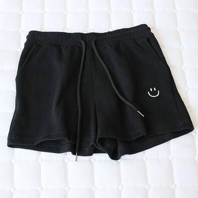 Lühikesed tikandiga spordi- ja vabaaja lühikesed püksid