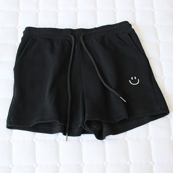 Lühikesed tikandiga spordi- ja vabaaja lühikesed püksid