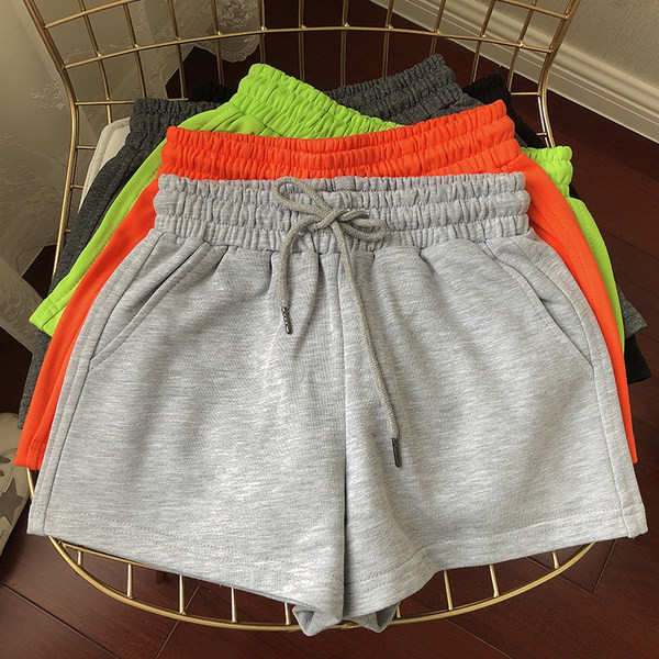 Βαμβακερό σορτς με ελαστική μέση και κορδόνια