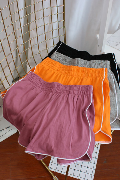 Κοντό γυναικείο σορτς με ελαστική μέση