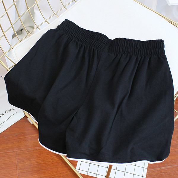 Κοντό γυναικείο σορτς με ελαστική μέση