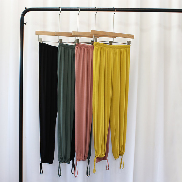 Λεπτό casual παντελόνι με κορδόνια στον αστράγαλο