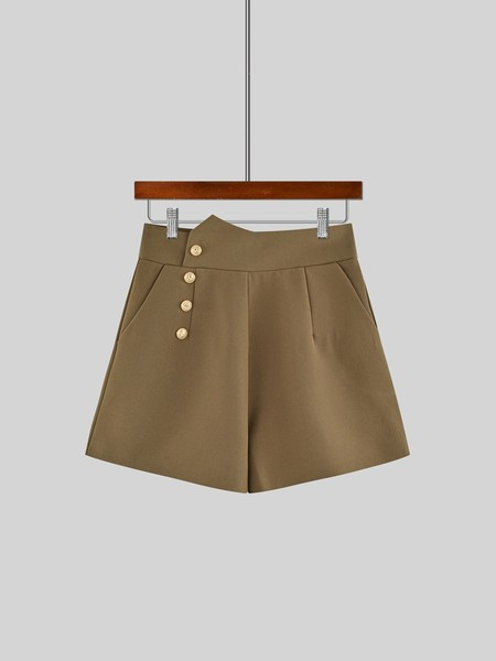 Moodsad nööpide ja kõrge vöökohaga lühikesed püksid
