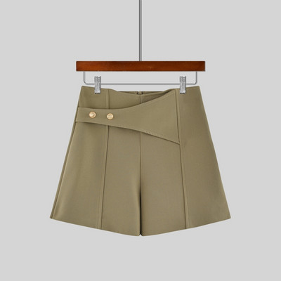 Γυναικείο σορτς με ασύμμετρο κούμπωμα