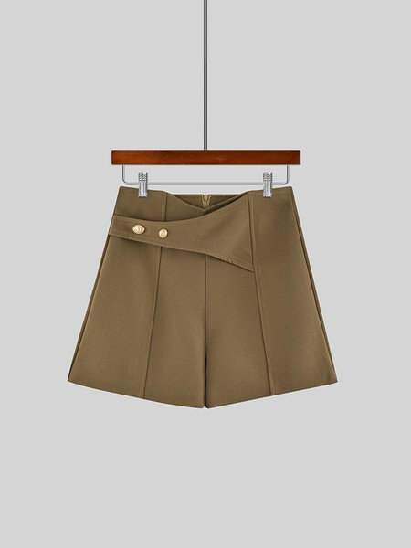 Γυναικείο σορτς με ασύμμετρο κούμπωμα