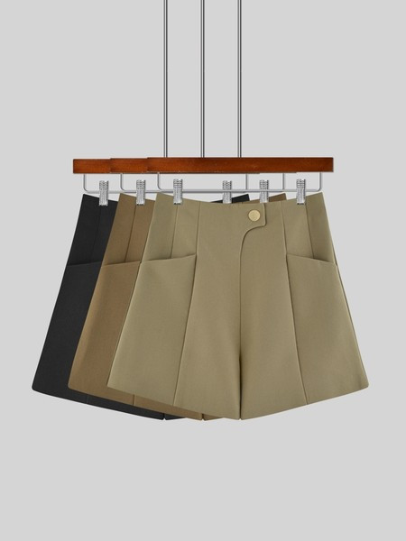 Γυναικείο μοντέρνο σορτς με τσέπες και κούμπωμα με φερμουάρ και κουμπί