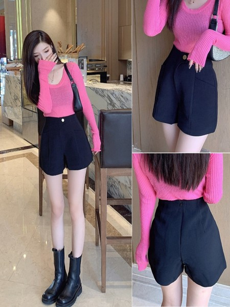 Γυναικείο μοντέρνο σορτς με τσέπες και κούμπωμα με φερμουάρ και κουμπί