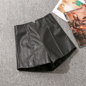 Liibuvad lühikesed püksid ökonahast