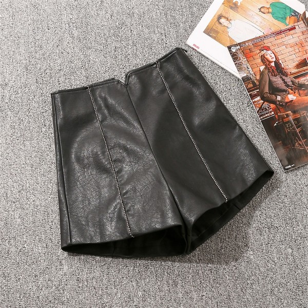 Liibuvad lühikesed püksid ökonahast