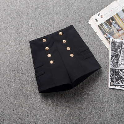 Νέο μοντέλο γυναικείου σορτς με κουμπιά - μαύρο χρώμα