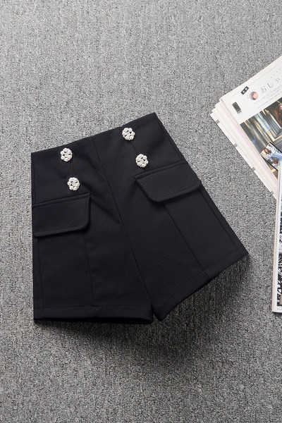 Novi model ženskih kratkih hlača s džepovima i visokim strukom