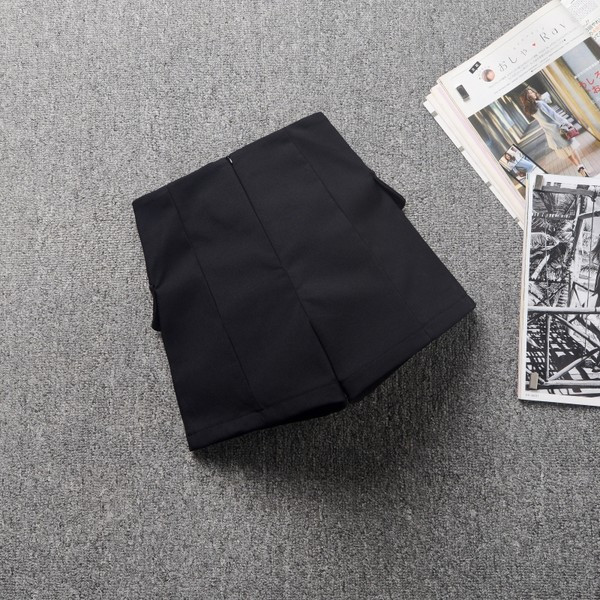 Novi model ženskih kratkih hlača s džepovima i visokim strukom