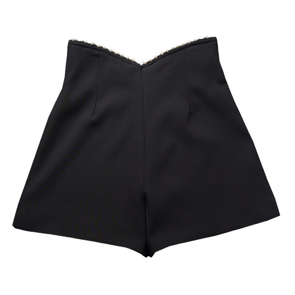 Kõrge vöökohaga ja pärlitega naiste lühikesed püksid