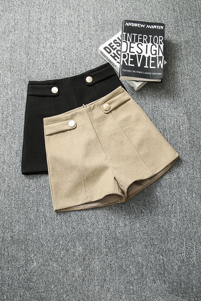 Μοντέρνο γυναικείο παντελόνι με κουμπιά