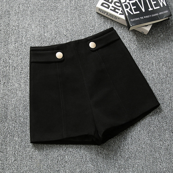 Μοντέρνο γυναικείο παντελόνι με κουμπιά