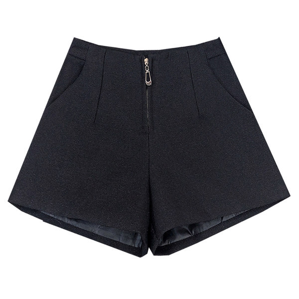 Moodsad naiste lühikesed püksid lukuga-must värvi