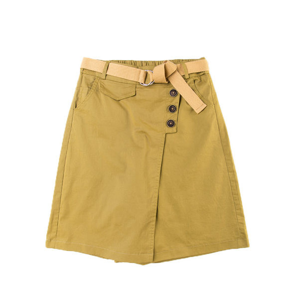 Γυναικείο σορτς με κουμπιά και ζώνη