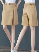 Γυναικείο σορτς με κουμπιά σε δύο χρώματα