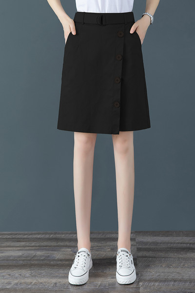 Γυναικείο σορτς με κουμπιά σε δύο χρώματα