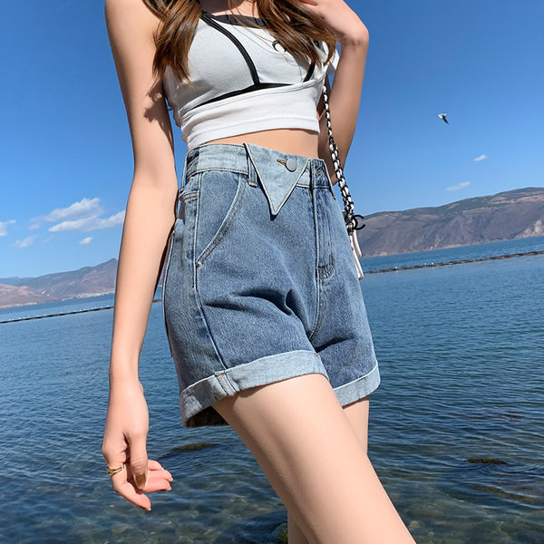 Μοντέρνο φαρδύ μοντέλο γυναικείο κοντό τζιν