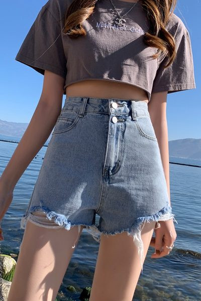 Ležerne ženske kratke hlače s poderanim elementima