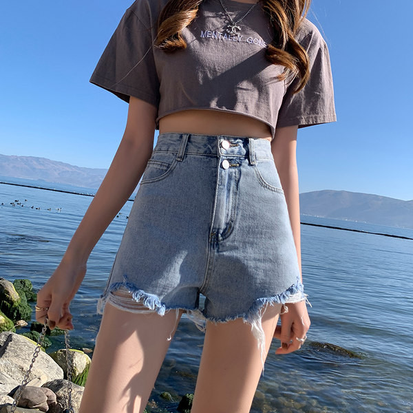 Ležerne ženske kratke hlače s poderanim elementima